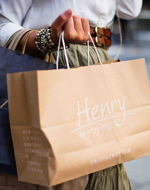 We work in concert with your promotional calendar to deliver store décor, signage, and label kits exactly when they are needed. Retail